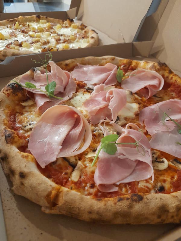 Pizza à emporter, Saint-Pierre