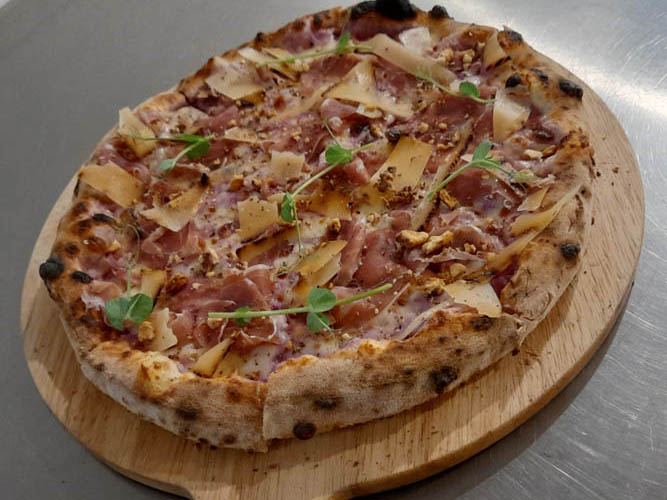 Pizzas au feu de bois, Le Tampon