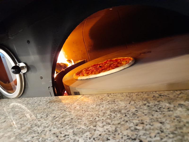 Pizzas au feu de bois Le Tampon
